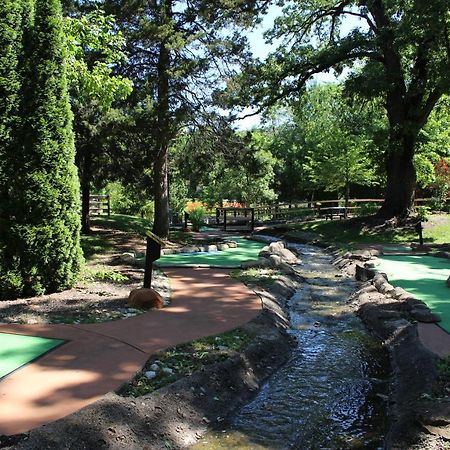 Grand Bear Resort At Starved Rock Utica Bagian luar foto