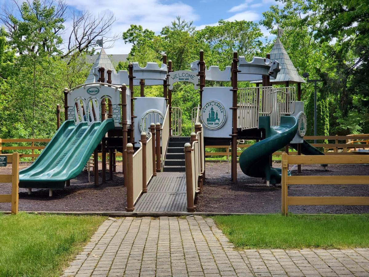 Grand Bear Resort At Starved Rock Utica Bagian luar foto